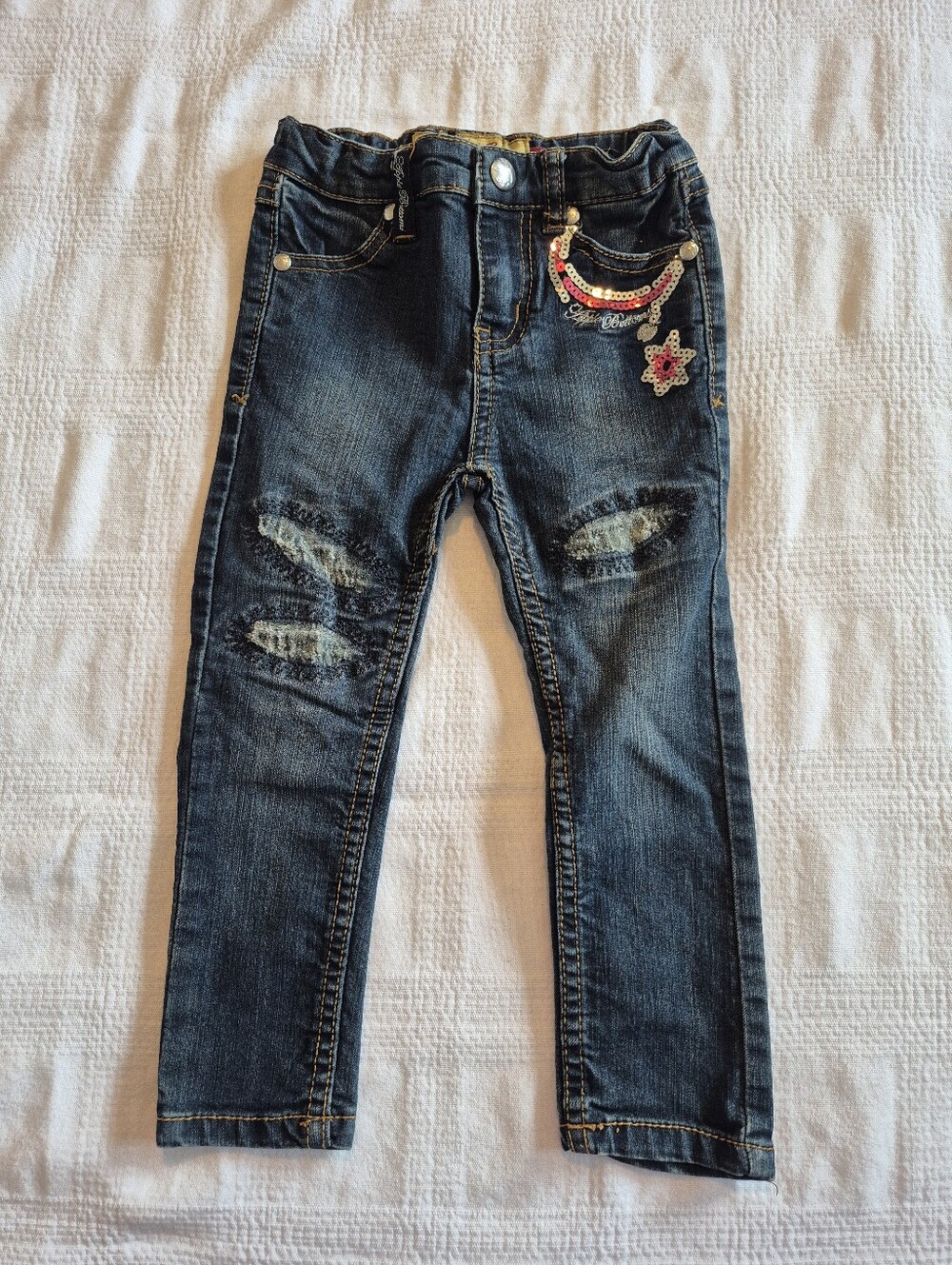 Apple Bottoms girls size 3T jeans, have cute decorations & stretch VGUC